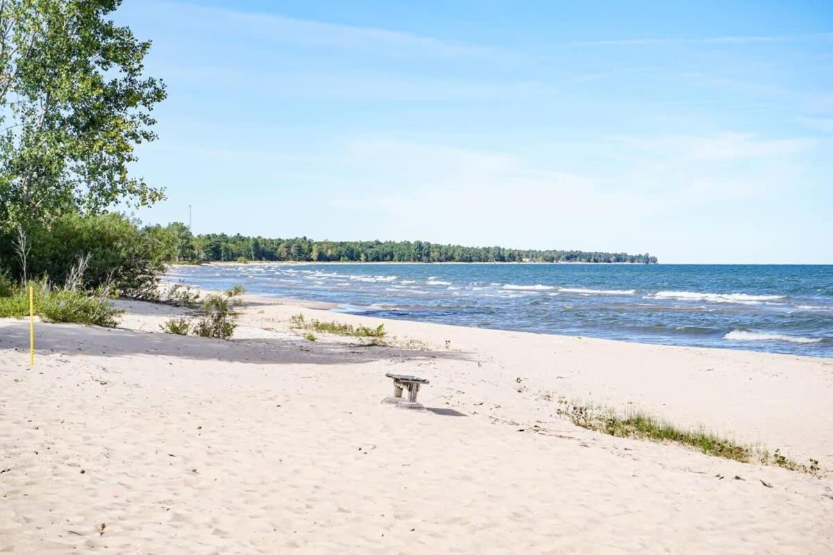 Beach Club Of Oscoda Beach House On Lake Huron Villa Exterior photo