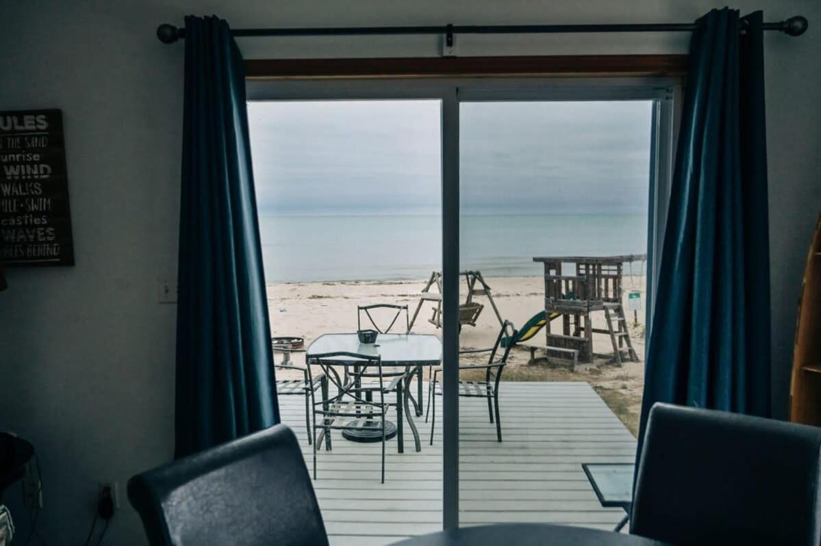 Beach Club Of Oscoda Beach House On Lake Huron Villa Exterior photo