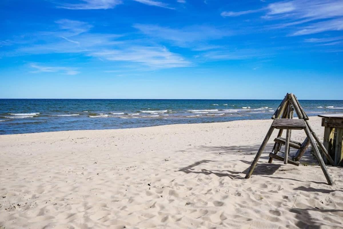 Beach Club Of Oscoda Beach House On Lake Huron Villa Exterior photo