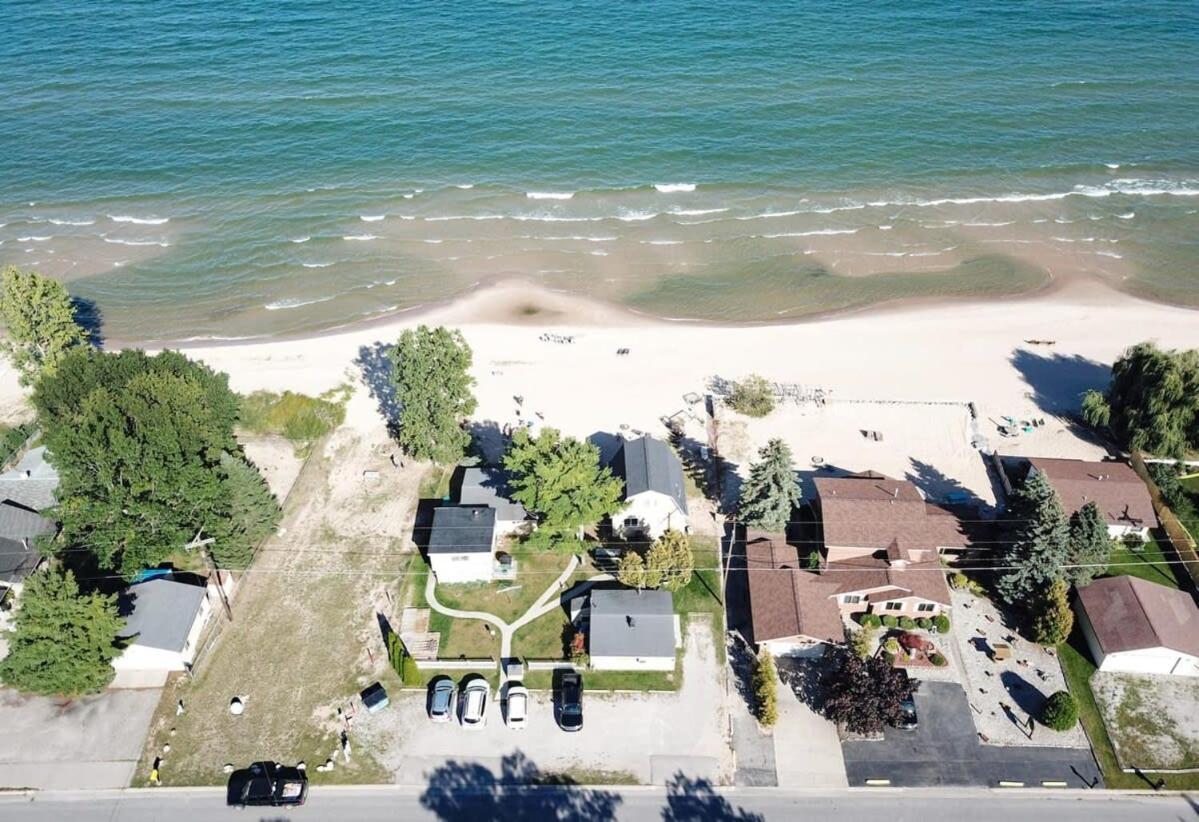 Beach Club Of Oscoda Beach House On Lake Huron Villa Exterior photo